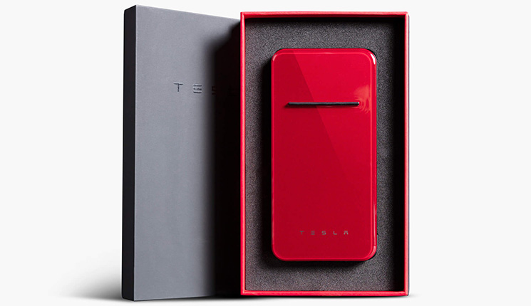 The tesla power bank is a fabulous wireless power bank that will help to charge your electronic devices several times.